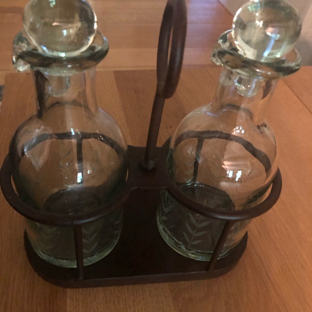 EUC Pottery Barn Etched Glass Oil & Vinegar Cruet Set with Iron Caddy